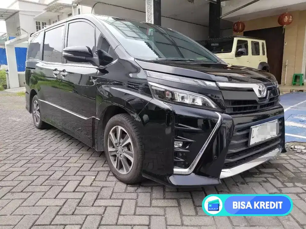 Toyota Voxy 2.0 AT 2019 istimewa