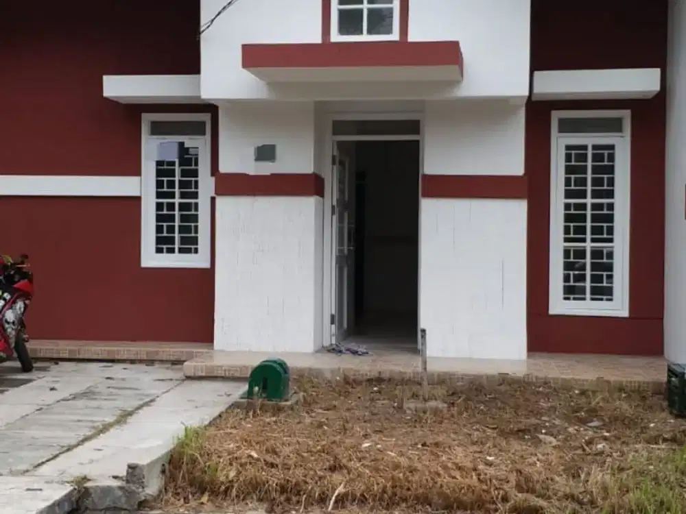 Fece. Rumah Dijual di Taman Lembah Hijau Lippo Cikarang