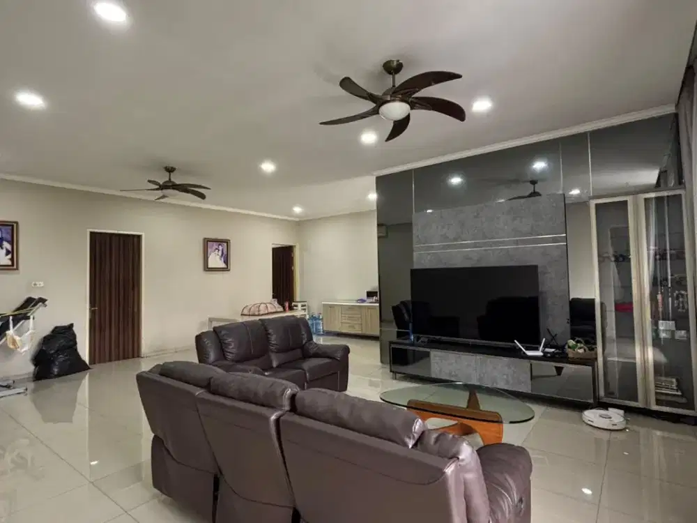 Rumah Mewah 2,5 Lantai The Crown PHG Gading Serpong – LT 430 / LB 600, 5+1 KT, 15M