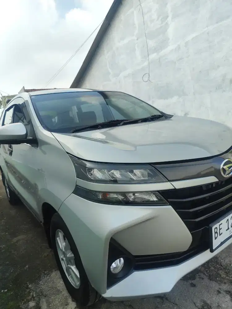 Xenia tahun 2019 warna silver