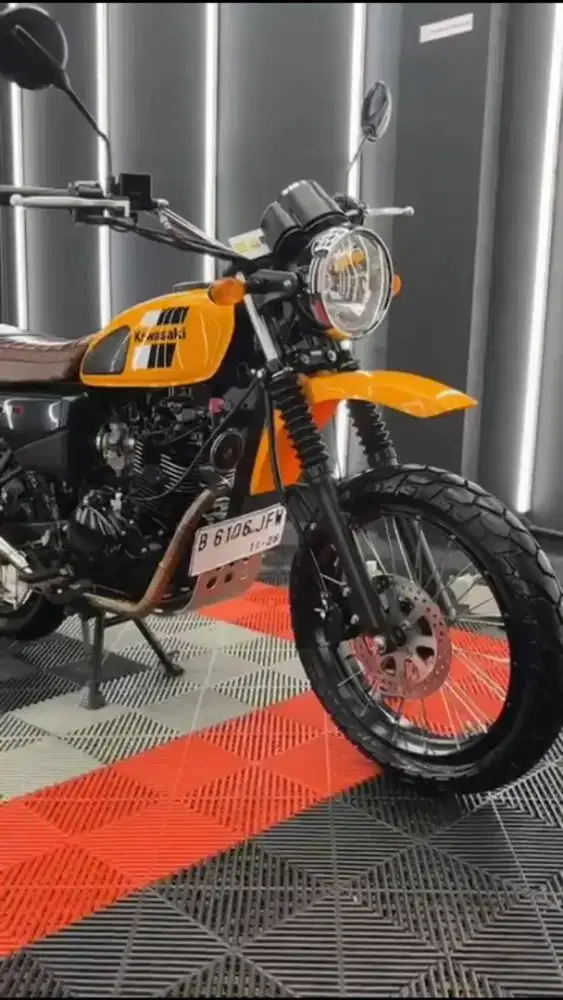 Kawasaki W175TR