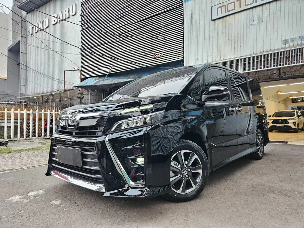 12 rb km Toyota Voxy 2.0 at 2018 nik 2017 hitam coklat black antik ori