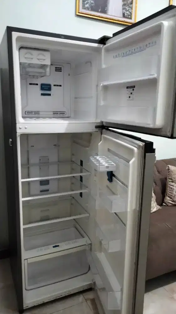 Kulkas electrolux 2 pintu