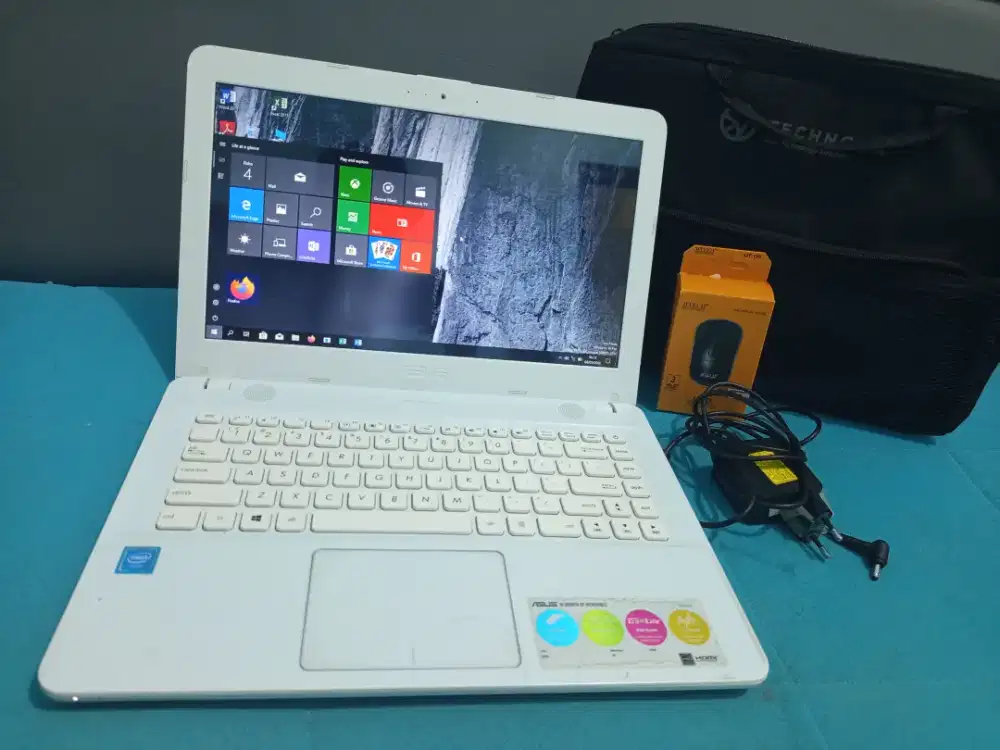 Laptop Asus X441S Ram 4gb/500gb .batre awet
