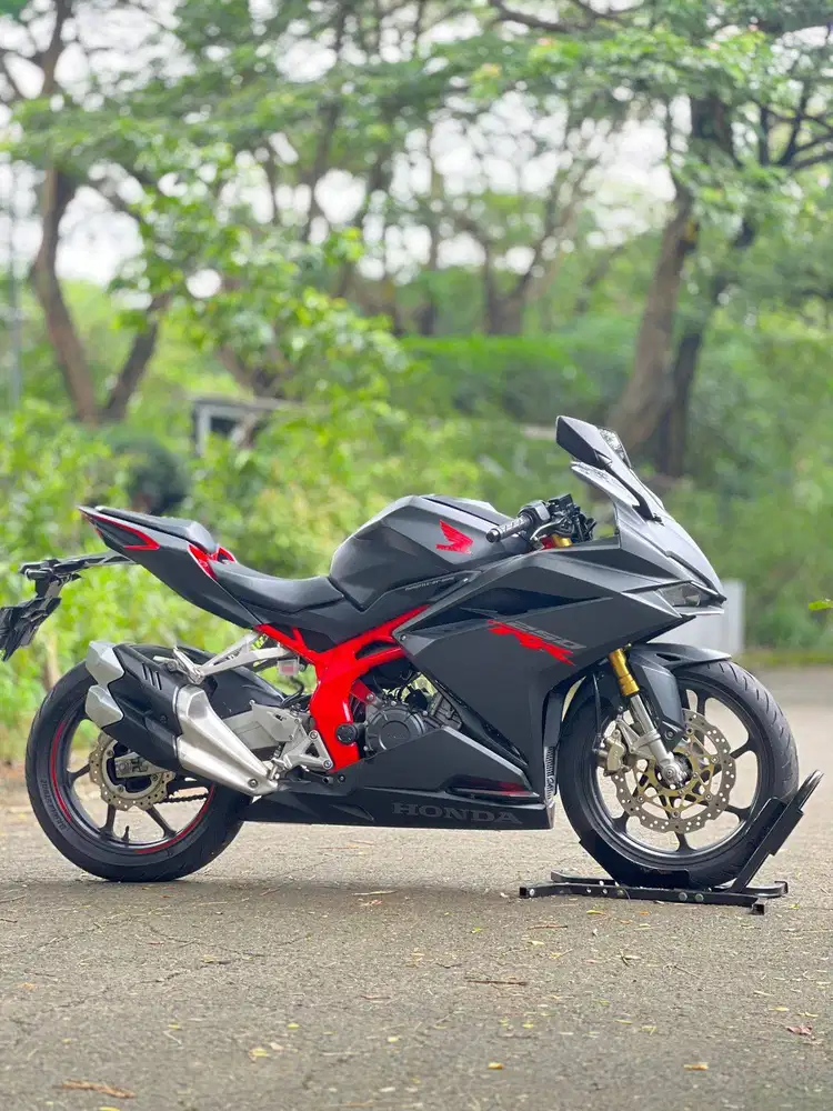 HONDA CBR250RR NON ABS 2020 HITAM KM LOW PAJAK PANJANG RASA BARU