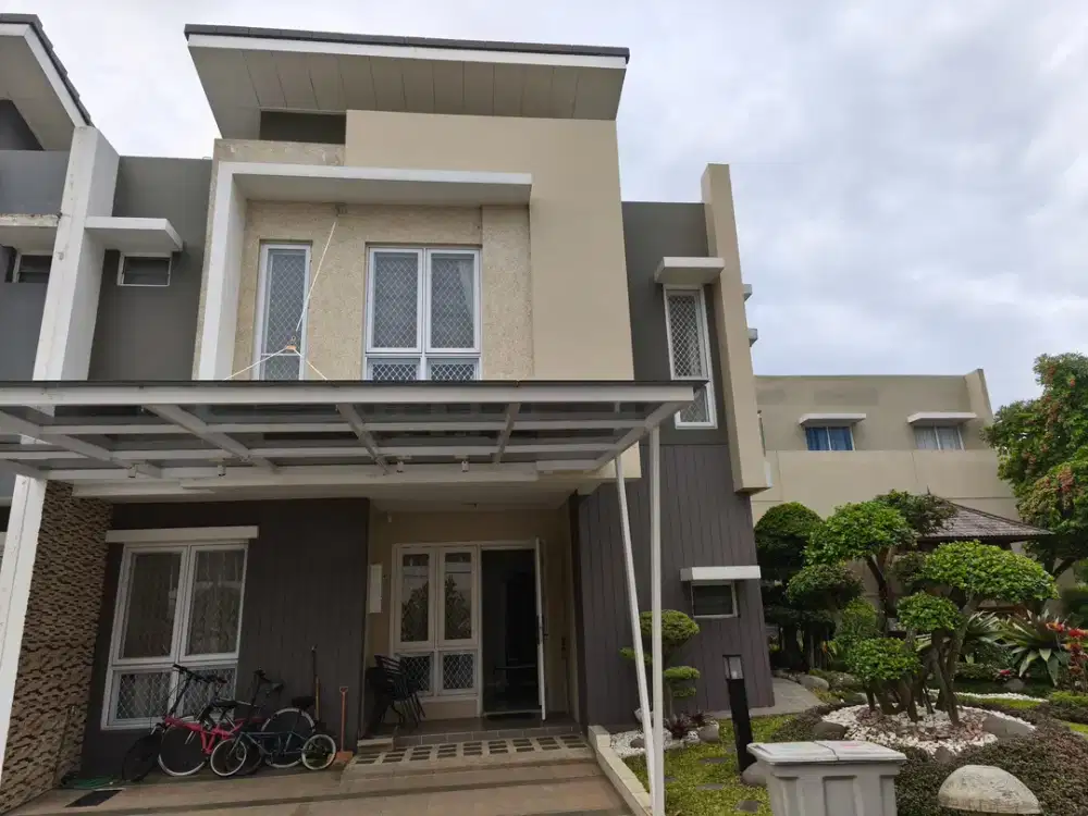 DIJUAL ROSSINI GADING SERPONG RUMAH 2 LANTAI HOEK FURNISHED ALA SHOW UNIT BONUS PRIVATE GARDEN