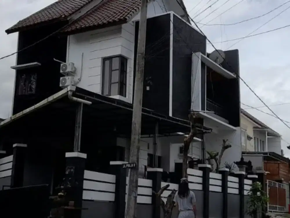 RUMAH 2 LANTAI DI PRAJA DENPASAR