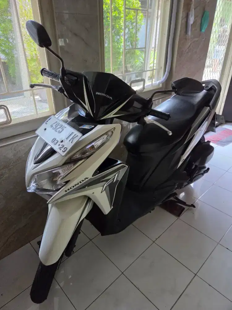 HONDA VARIO 125cc TAHUN 2014 BLACK WHITE ISTIMEWA JARANG DIPAKAI