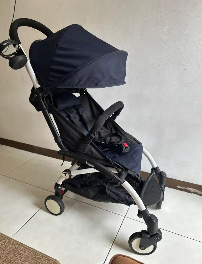 Stroller cabin size merk Topbi . Wsrna navy black masih pekat
