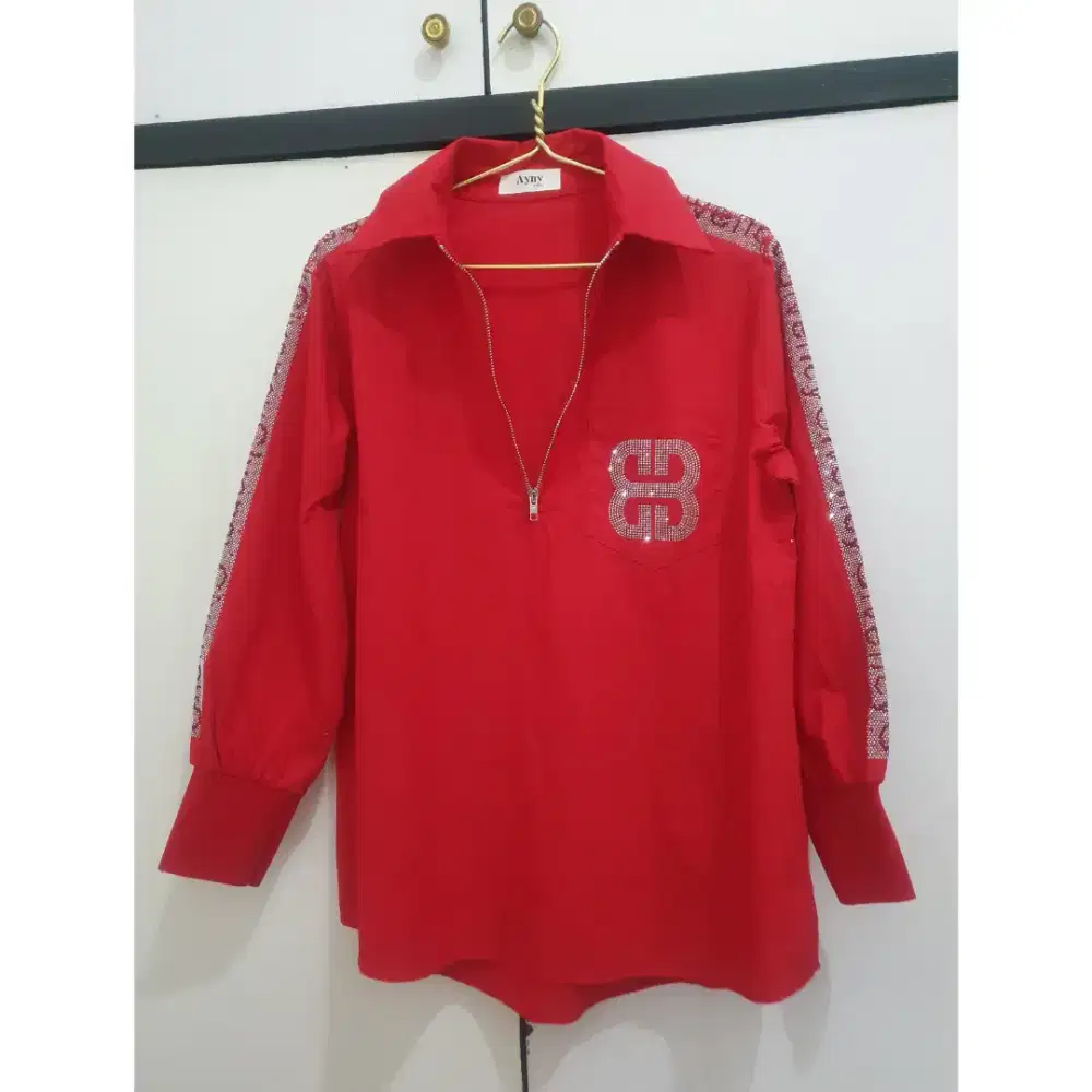 Kemeja Panjang Wanita Merah Jumbo LD 120 Bahan Lembut Halus Adem