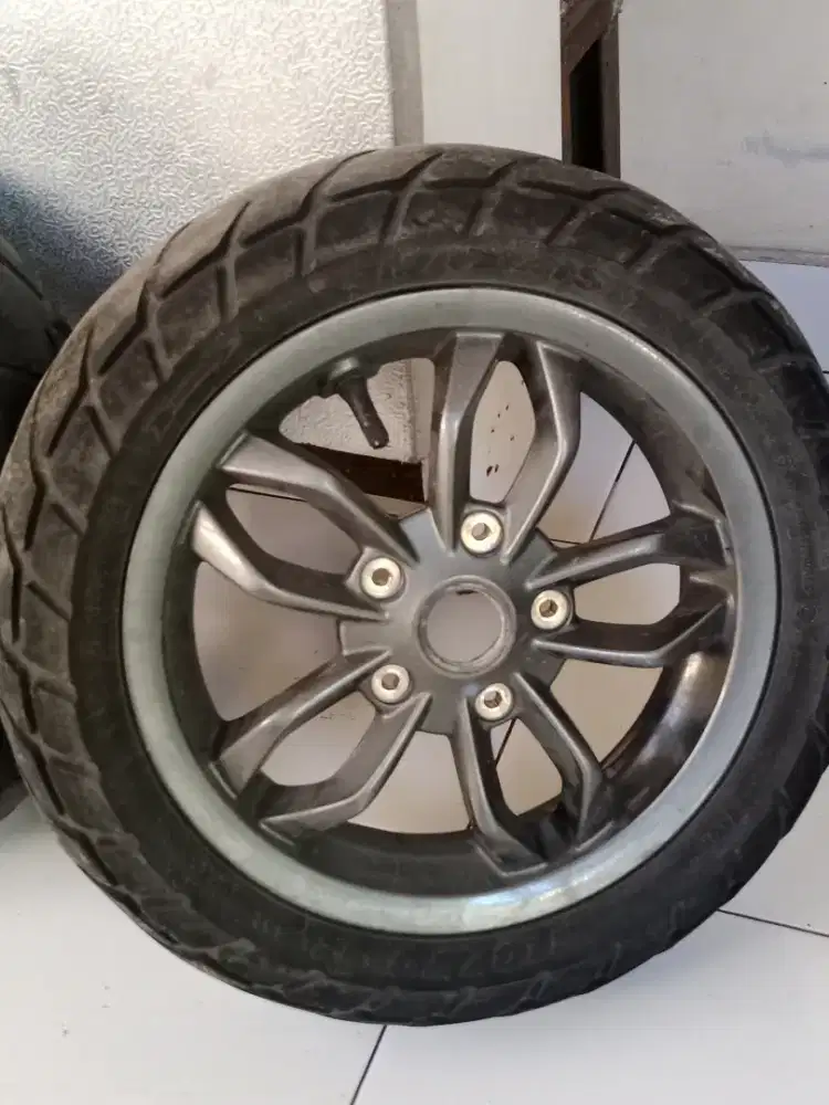 Velg vespa LX 125 matic  ORI