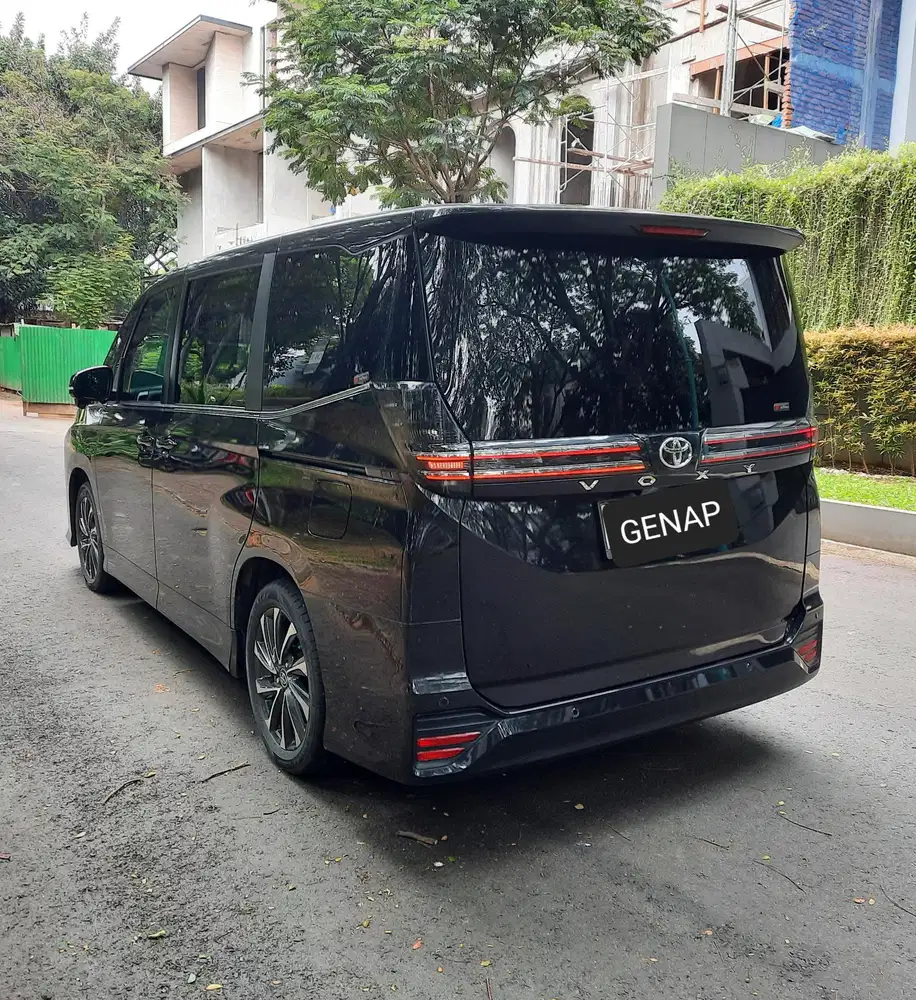 Toyota Voxy 2023 Bensin