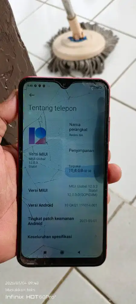 Redmi 8a.  2/32 mnus retak SMA noda di lyar rda berbyang jg normal smu