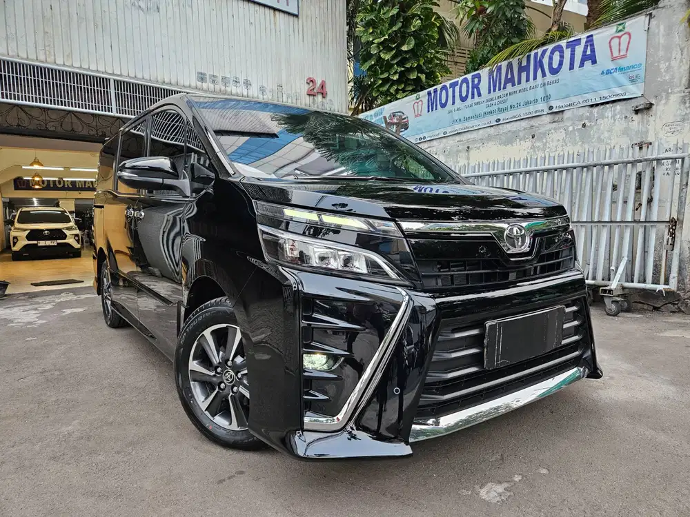 12 rb km Toyota Voxy 2.0 at 2018 nik 2017 hitam coklat black bagus ori