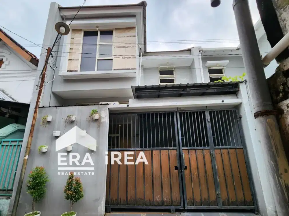 DIJUAL RUMAH 2 LANTAI DI SOLO DEKAT SINGOSAREN PLAZA