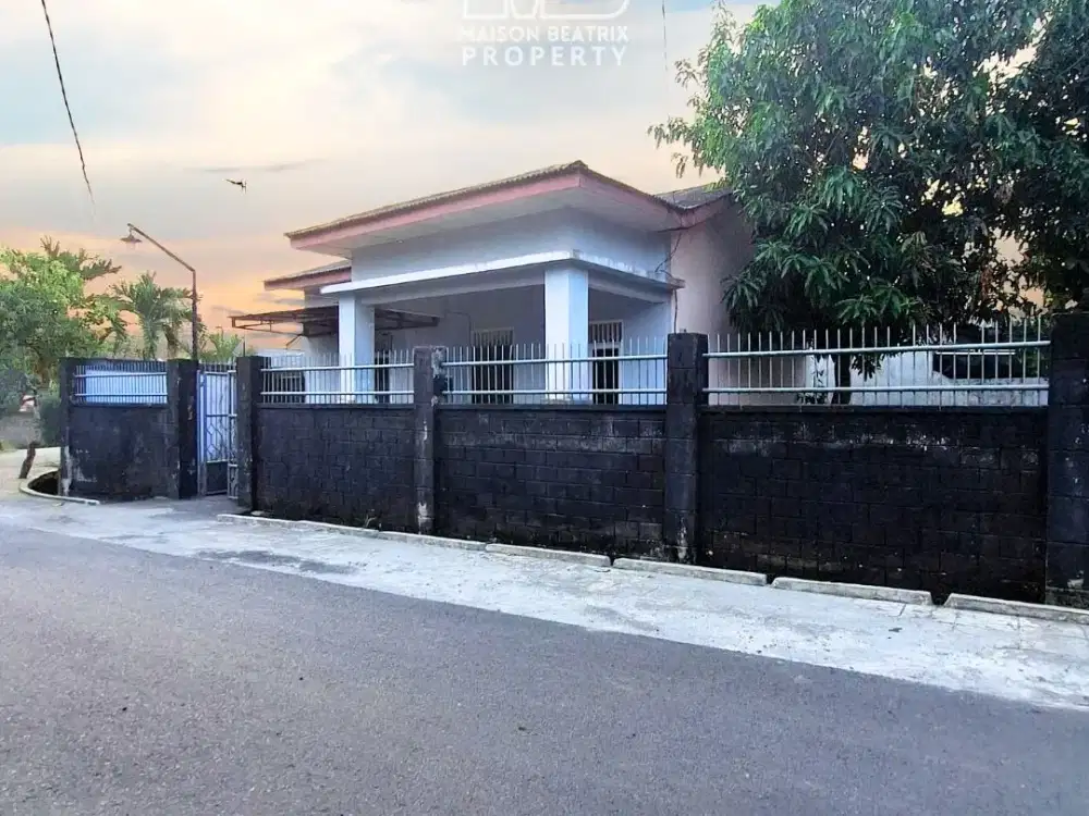 RUMAH POJOK DENGAN TANAH YANG LUAS DAN UDARA YANG ASRI DI PATUMBAK - DELI SERDANG