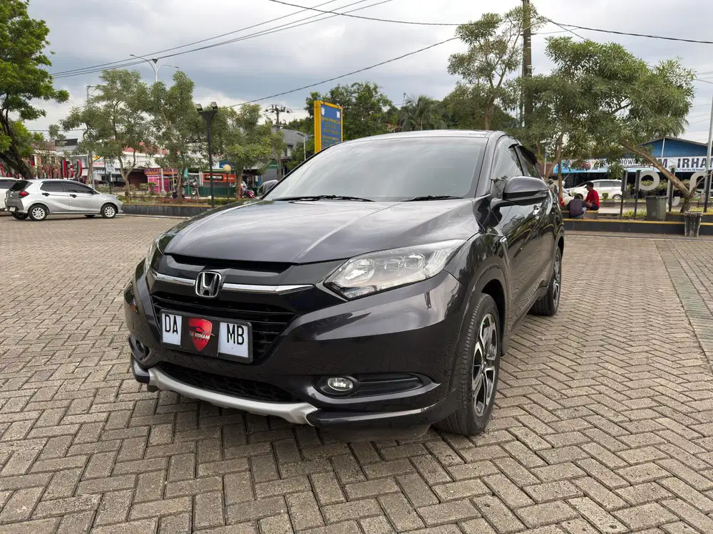 Honda HRV 1.8 Prestige Panoramic sunroof At 2018