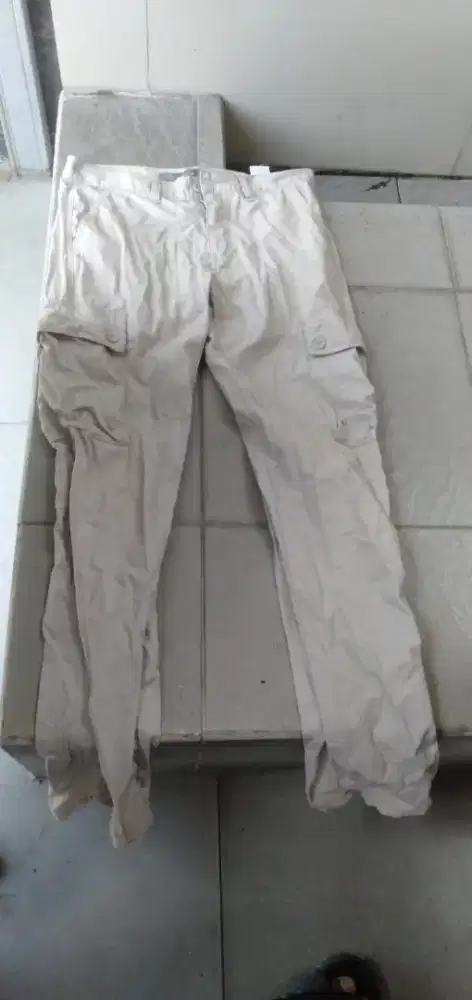 Di jual pakaian olahraga atau harian wa dan hp ori dan asli