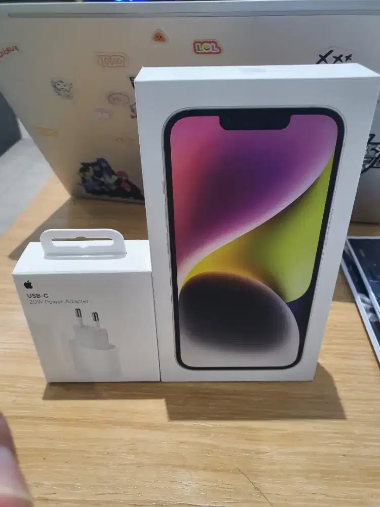 Iphone 14 128gb starlight garansi ibox 1 tahun free adaptor