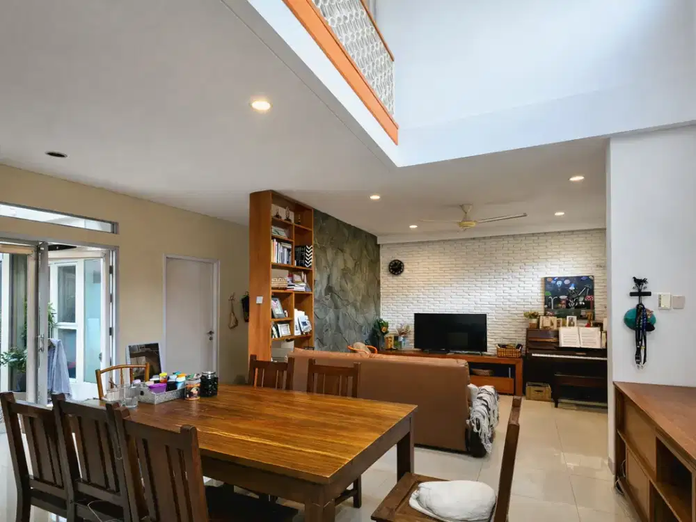 Rumah cantik 2 lantai di Permata Calista Bintaro Jaya