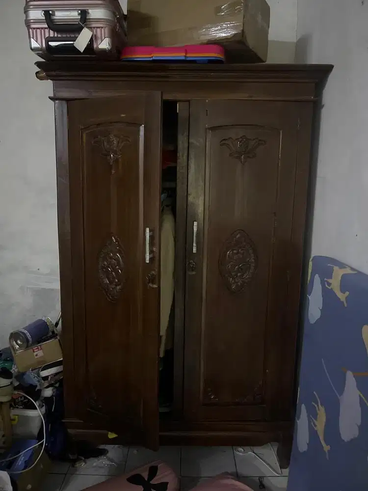 Lemari Baju Kayu Jati