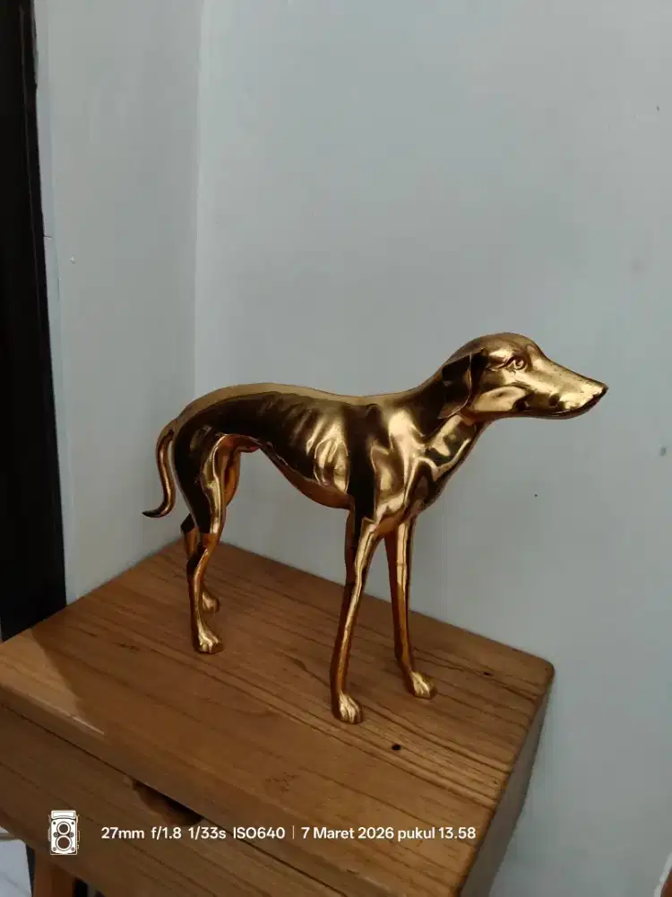 Patung Hewan Crom Warna Emas