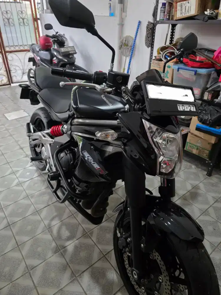 Kawasaki Er6n Tahun 2012 warna Hitam rare like new Km 1.0xx