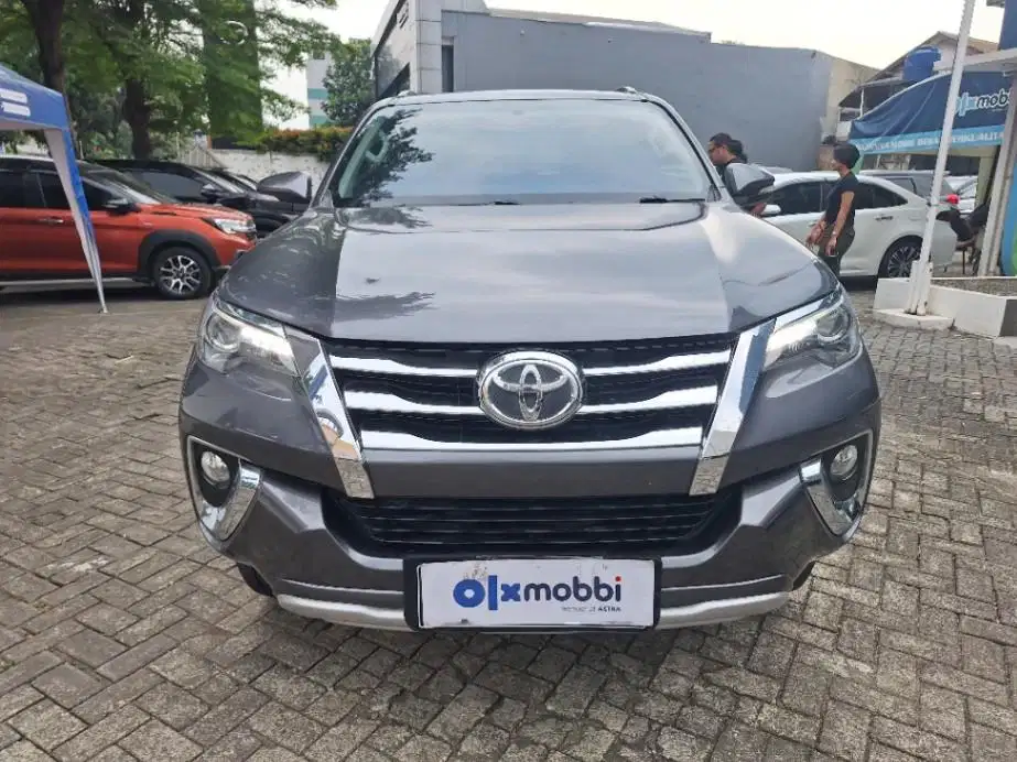 DP MURAH Toyota Fortuner 2.7 4x2 SRZ Bensin-AT 2017 Abu-Abu CTJRB