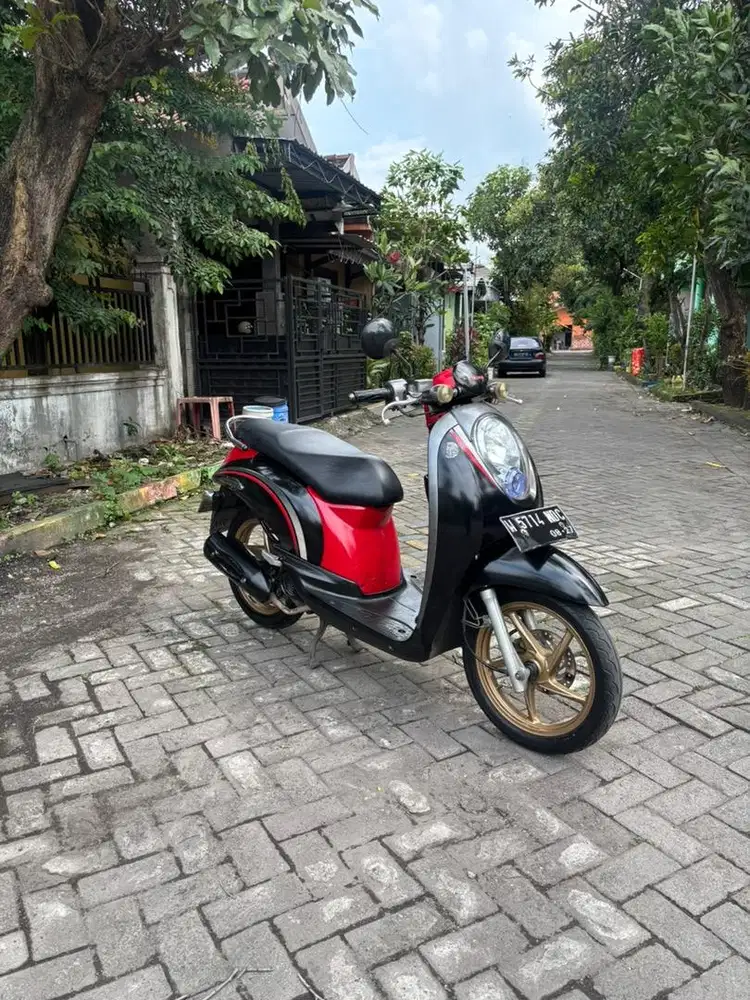 dijual scoopy tahun 2012