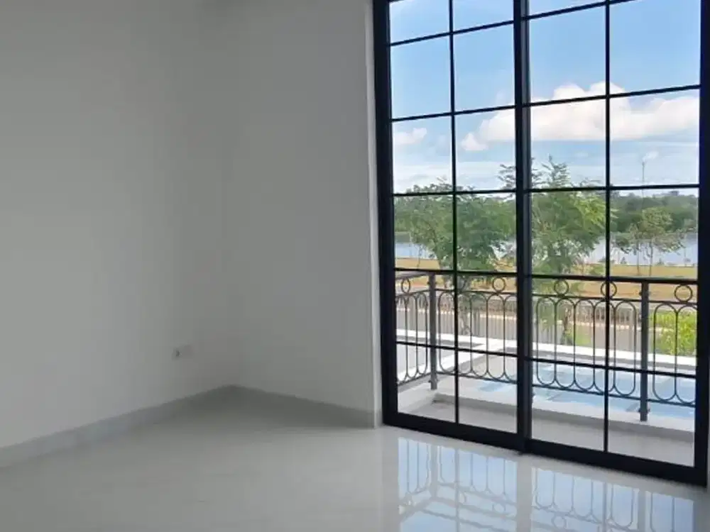 DISEWAKAN RUMAH VILLA PASIR PUTIH PIK 2 UK 10X20 HOEK (2 LANTAI) BRAND NEW TERMURAH