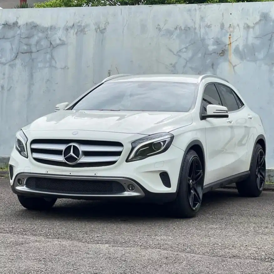 (CASH) Mercedes Benz GLA200 2015
