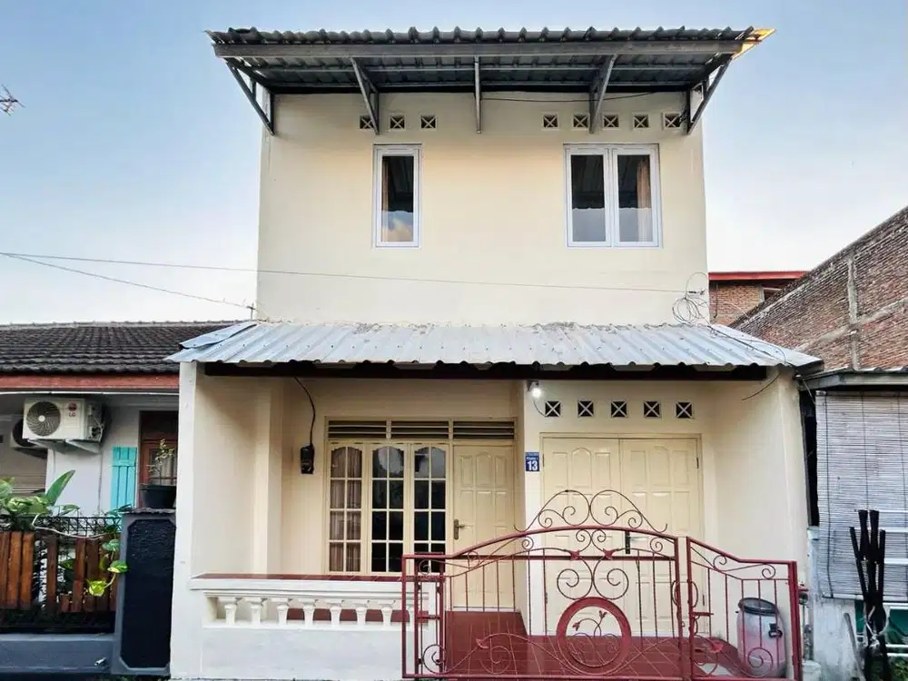 Rumah disewakan 2 lantai 5 kamar di Perumahan Minomartani