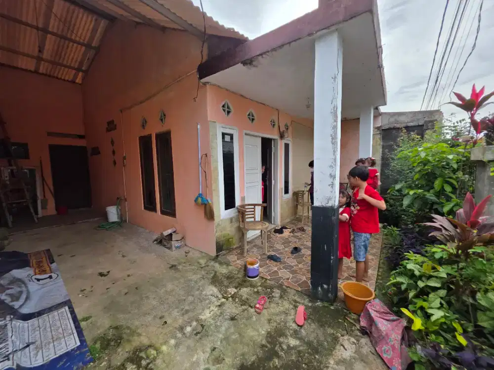 Dikontrakan/dijual. Dekat dengan jalan raya serpong cicangkal.