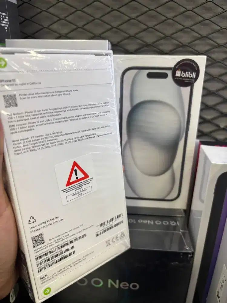 hP iPhone 15 black 128 garansi GDN(Blibli) DENGAN CICILAN 0% HOMECREDI