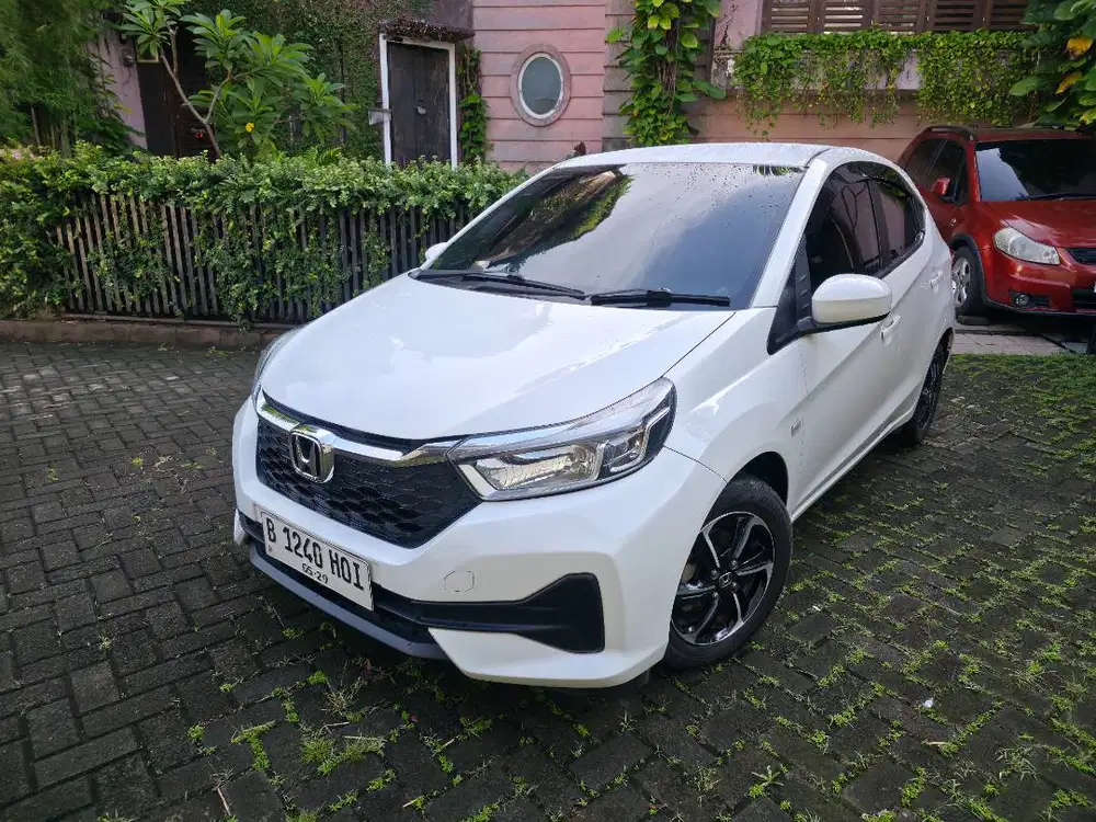 [Pribadi - 26rb KM] Honda Brio E CVT (2024) Taffeta White