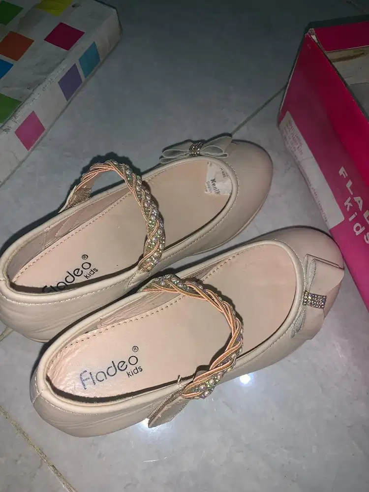 sepatu hels anak cewek size 32