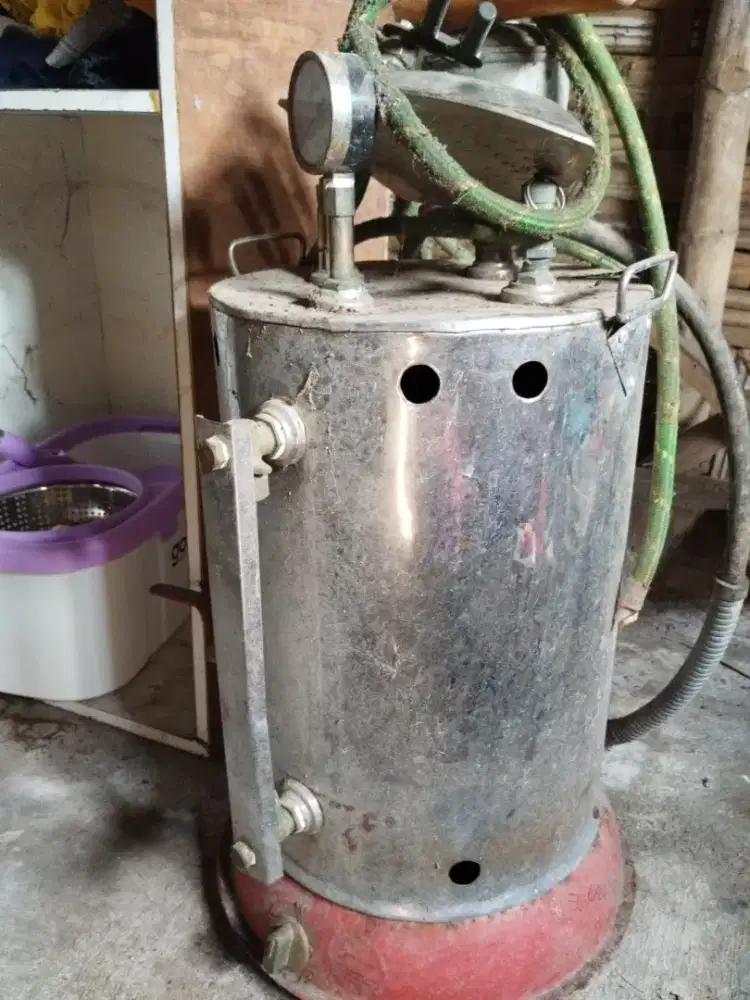 Setrika uap dan meja setrika uap