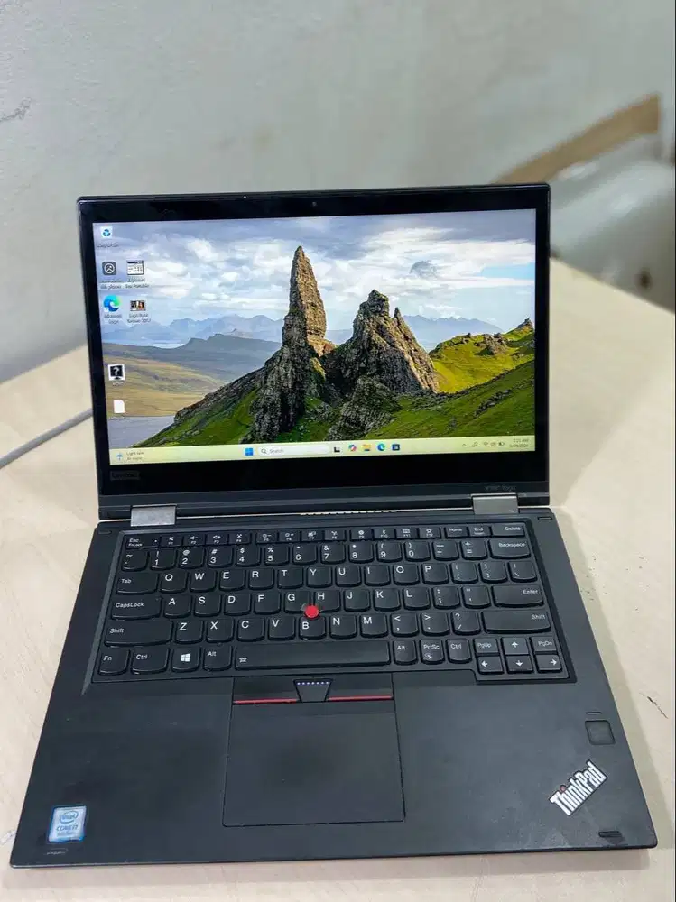 Lenovo  X380 yoga Core i7-8550U 16GB/256GB 13’3-inch Full HD *REC