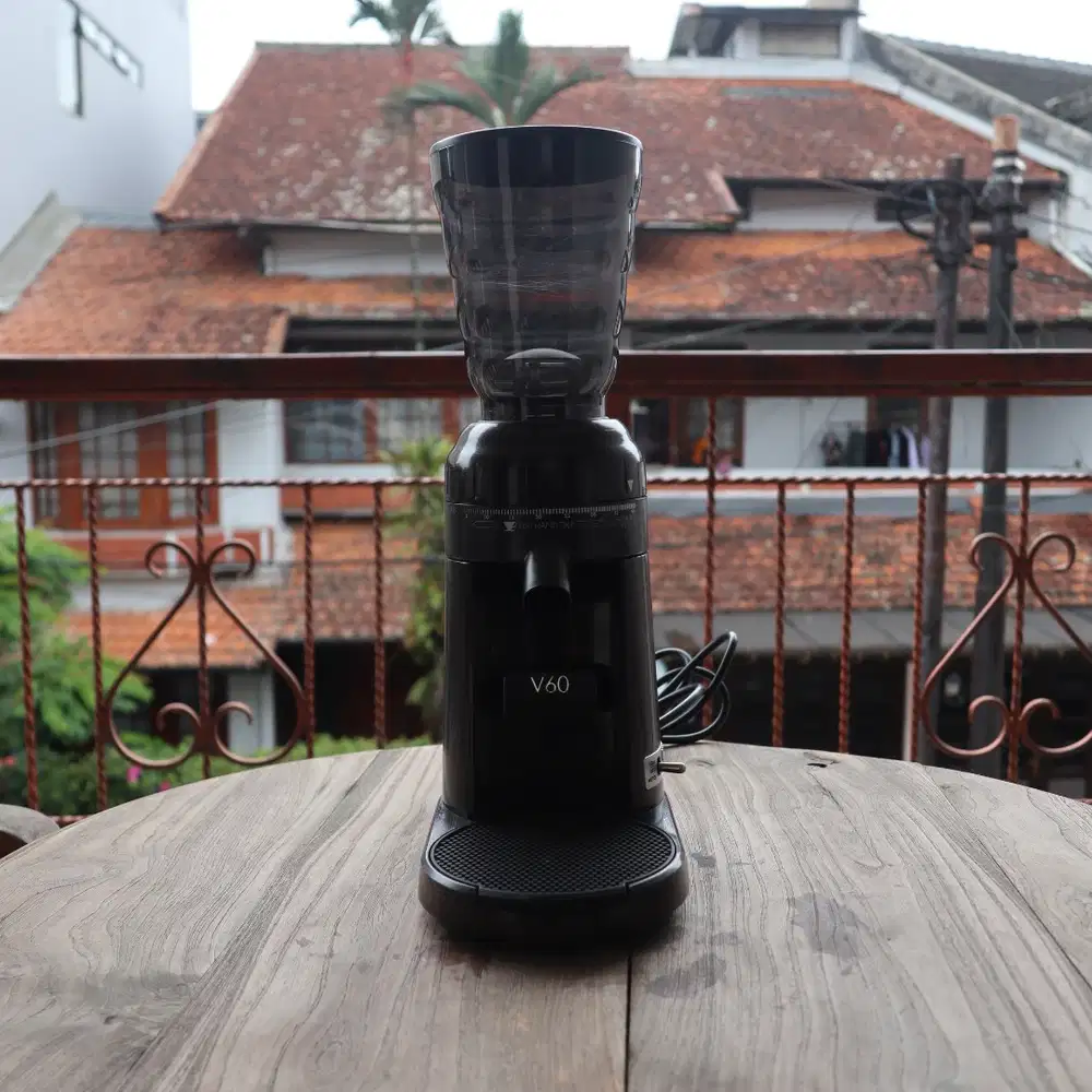 Hario V60 Electric Coffee Grinder (Mesin Grinder Otomatis Kopi)