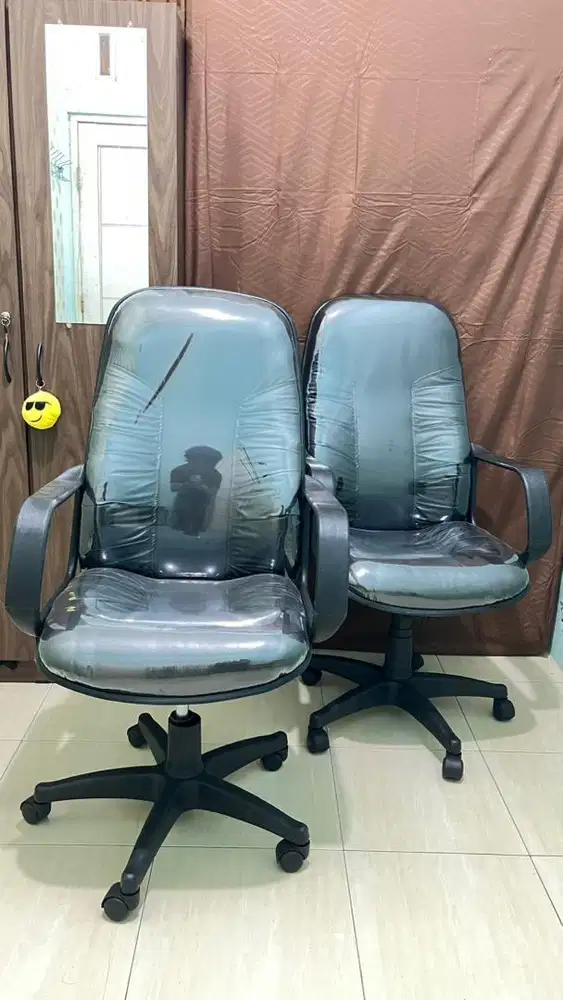 Kursi kantor/direksi