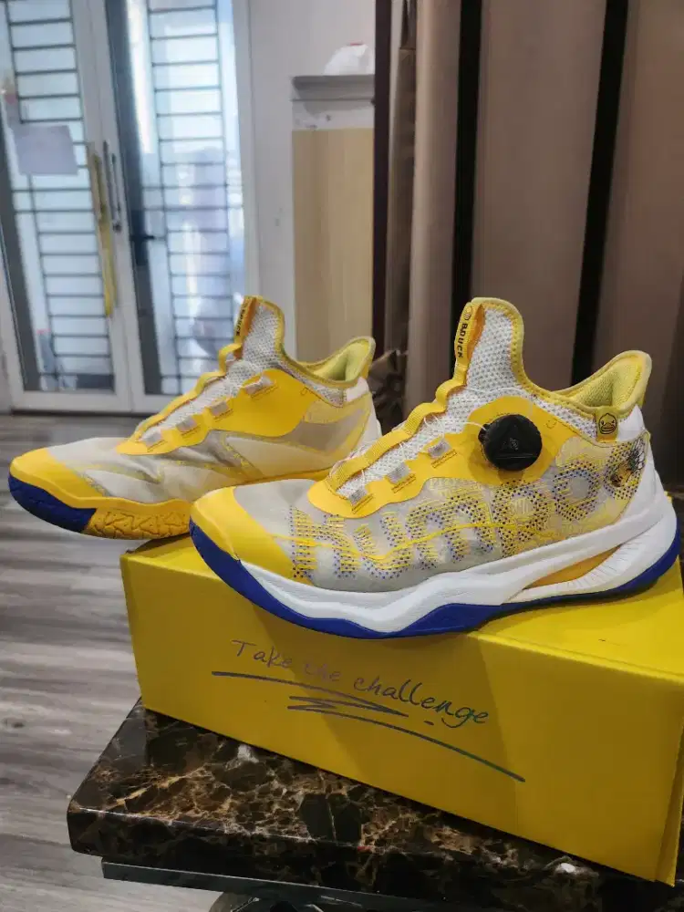 JUAL SEPATU BADMINTON KUMPO B DUCK SIZE 43 BEKAS