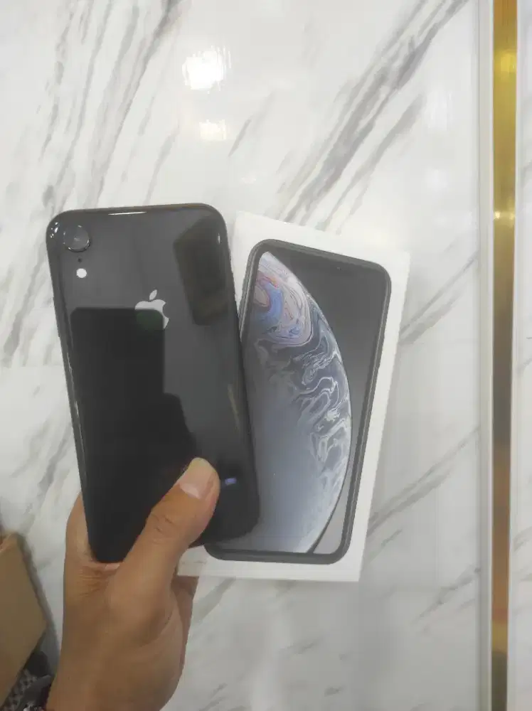 iPhone XR 128 hitam iBox