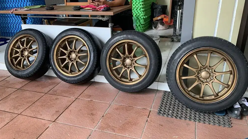 Velg CE 28 R17 PCD 5 Bronze + Accelera PHI 215/55