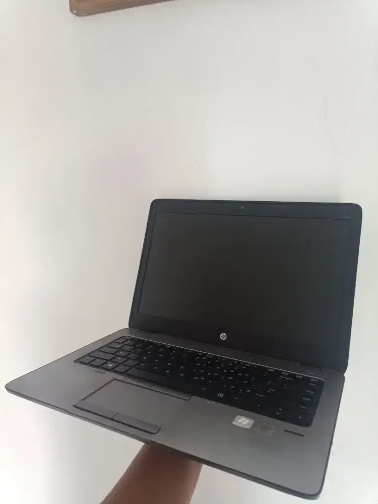 HP Elitebook 840 G1 Intel  i5 Gen 4
Ram 8gb
HDD 500gb