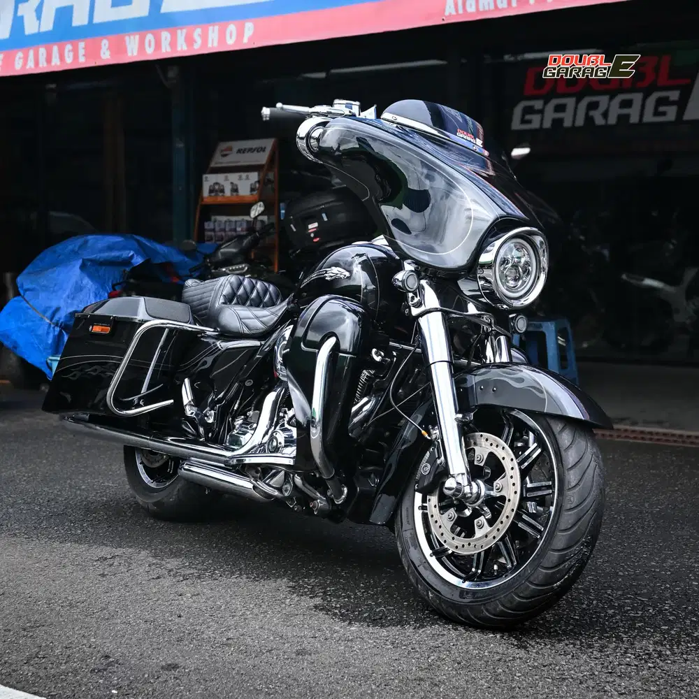 HARLEY DAVIDSON STREET GLIDE CVO 2012 ENGINE 110