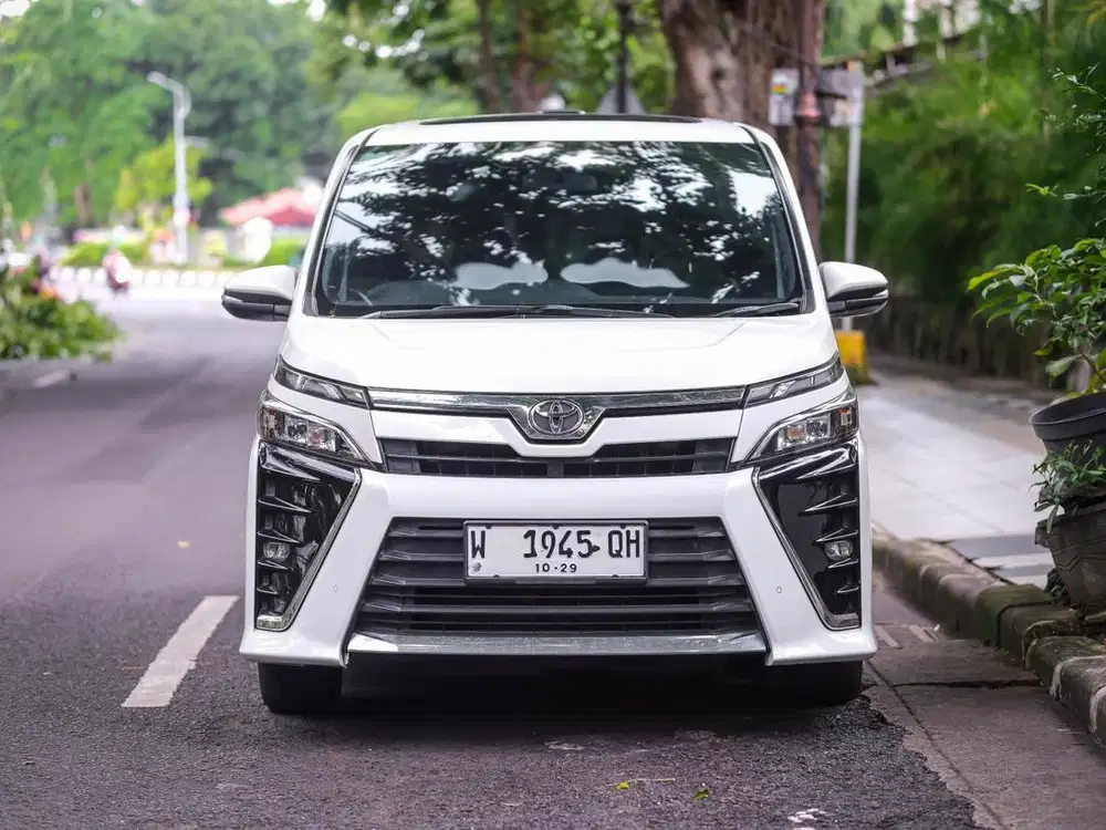 (DP45JT)TOYOTA VOXY 2.0 AT 2019