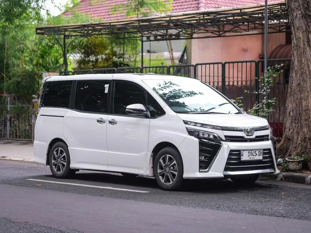 (DP45JT)TOYOTA VOXY 2.0 AT 2019