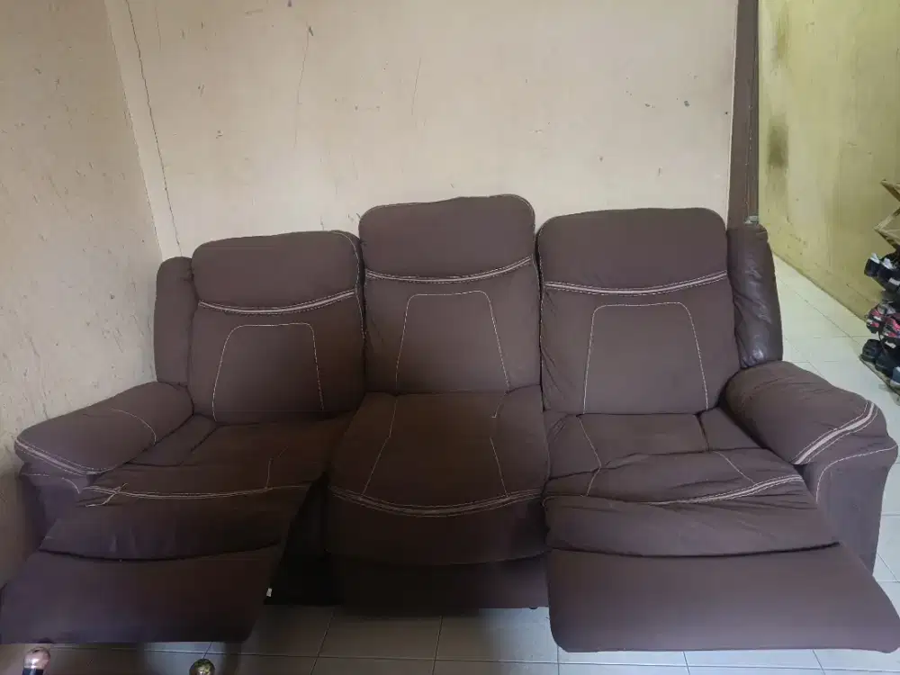 Sofa bekas butuh buat mudik
