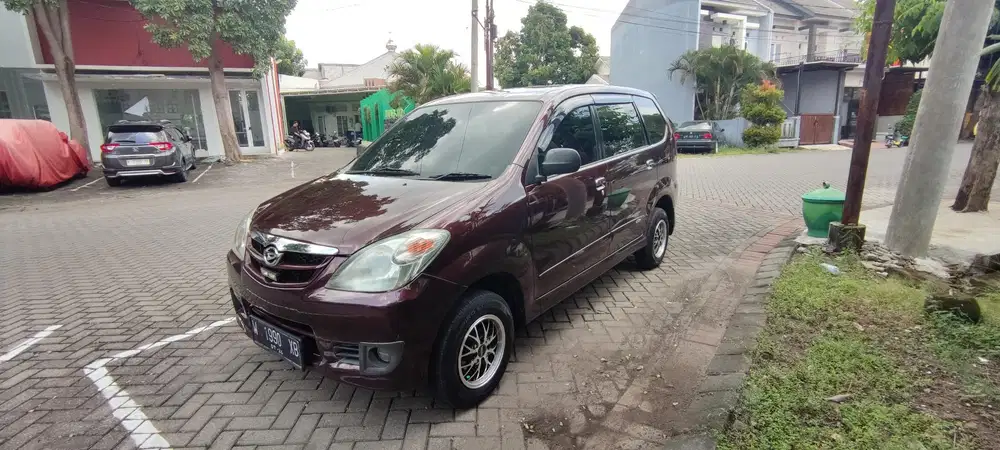 Daihatsu Xenia 2011 Bensin