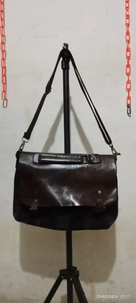 TAS Slempang kulit Zapatos